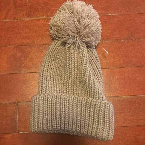 Steve Madden Winter Hat - Picture 2 of 4
